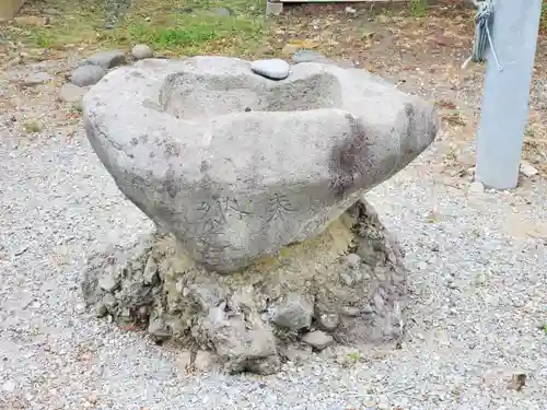 椴法華八幡神社の手水