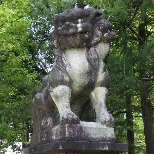 脇子八幡宮の狛犬