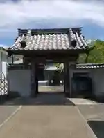 泉蔵寺の山門・神門