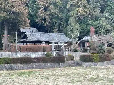 八坂神社の{uncategorized: "未分類", other: "その他", undefined: "問題あり", building: "その他建物", grave: "お墓", sacred_gate: "鳥居", guardian: "狛犬", statue: "像", buddha: "仏像", history: "歴史", nature: "自然", garden: "庭園", animal: "動物", pagoda: "塔", temizu: "手水舎", mountain_gate: "山門・神門", sanctuary: "本殿・本堂", subordinate: "末社・摂社", art: "芸術", scenery: "景色", jizo: "地蔵", ema: "絵馬", goshuin: "御朱印", omikuji: "おみくじ", items: "授与品その他", amulet: "お守り", goshuincho: "御朱印帳", eats: "食事", festival: "お祭り", votive_dance: "神楽", shichigosan: "七五三参", wedding: "結婚式", experience: "体験その他", initially: "初詣", around: "周辺", anti_infection: "感染症対策"}