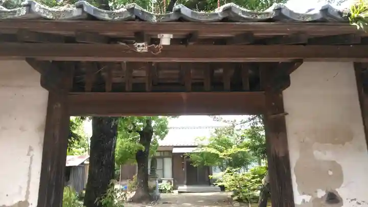 等覚院の山門・神門