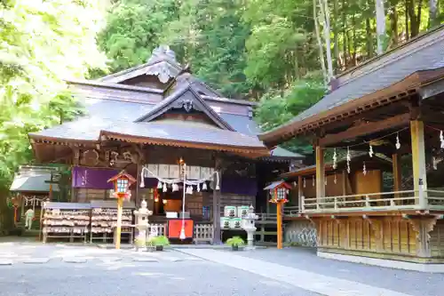 新倉富士浅間神社の本殿