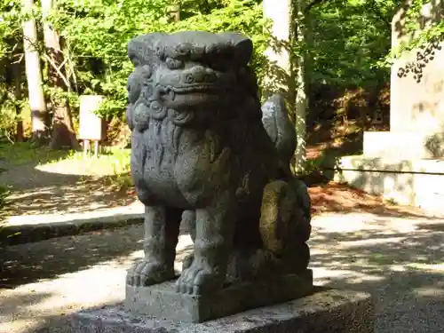 山中浅間神社の狛犬