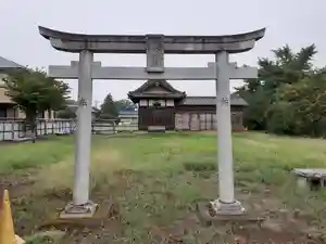 伏木香取神社の鳥居(2022年08月18日(木) 06時05分28秒投稿)