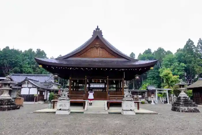 苗村神社の本殿