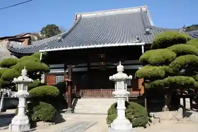 光明寺の本殿・本堂