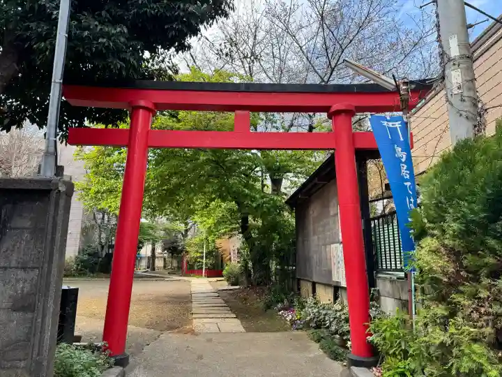 子安稲荷神社の{uncategorized: "未分類", other: "その他", undefined: "問題あり", building: "その他建物", grave: "お墓", sacred_gate: "鳥居", guardian: "狛犬", statue: "像", buddha: "仏像", history: "歴史", nature: "自然", garden: "庭園", animal: "動物", pagoda: "塔", temizu: "手水舎", mountain_gate: "山門・神門", sanctuary: "本殿・本堂", subordinate: "末社・摂社", art: "芸術", scenery: "景色", jizo: "地蔵", ema: "絵馬", goshuin: "御朱印", omikuji: "おみくじ", items: "授与品その他", amulet: "お守り", goshuincho: "御朱印帳", eats: "食事", festival: "お祭り", votive_dance: "神楽", shichigosan: "七五三参", wedding: "結婚式", experience: "体験その他", initially: "初詣", around: "周辺", anti_infection: "感染症対策"}