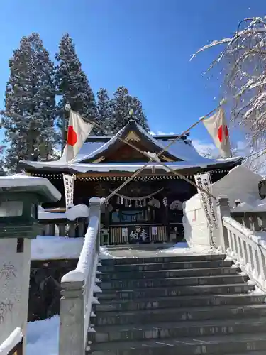 三ツ石神社の本殿