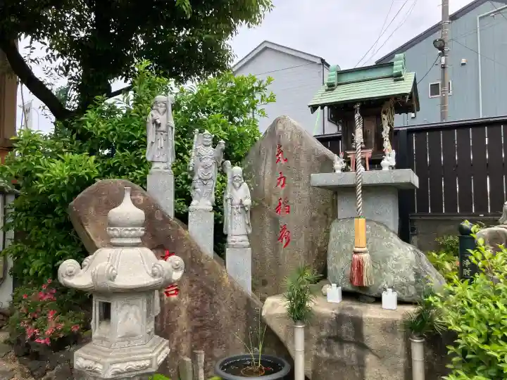 地蔵院の{uncategorized: "未分類", other: "その他", undefined: "問題あり", building: "その他建物", grave: "お墓", sacred_gate: "鳥居", guardian: "狛犬", statue: "像", buddha: "仏像", history: "歴史", nature: "自然", garden: "庭園", animal: "動物", pagoda: "塔", temizu: "手水舎", mountain_gate: "山門・神門", sanctuary: "本殿・本堂", subordinate: "末社・摂社", art: "芸術", scenery: "景色", jizo: "地蔵", ema: "絵馬", goshuin: "御朱印", omikuji: "おみくじ", items: "授与品その他", amulet: "お守り", goshuincho: "御朱印帳", eats: "食事", festival: "お祭り", votive_dance: "神楽", shichigosan: "七五三参", wedding: "結婚式", experience: "体験その他", initially: "初詣", around: "周辺", anti_infection: "感染症対策"}