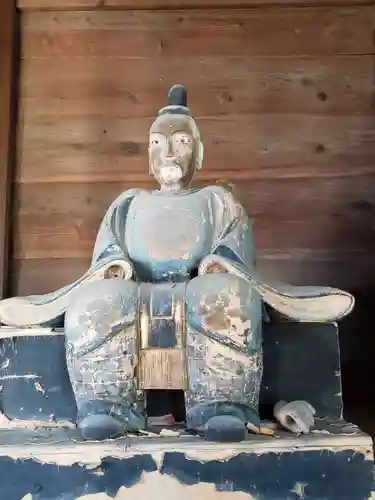 草木八幡神社の像