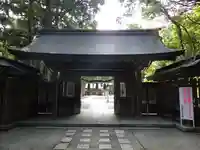 雄山神社前立社壇の山門・神門