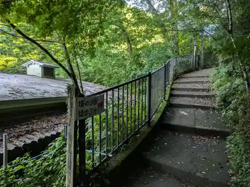 深澤銭洗弁財天の周辺