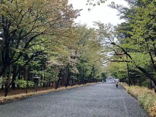 北海道神宮の{uncategorized: "未分類", other: "その他", undefined: "問題あり", building: "その他建物", grave: "お墓", sacred_gate: "鳥居", guardian: "狛犬", statue: "像", buddha: "仏像", history: "歴史", nature: "自然", garden: "庭園", animal: "動物", pagoda: "塔", temizu: "手水舎", mountain_gate: "山門・神門", sanctuary: "本殿・本堂", subordinate: "末社・摂社", art: "芸術", scenery: "景色", jizo: "地蔵", ema: "絵馬", goshuin: "御朱印", omikuji: "おみくじ", items: "授与品その他", amulet: "お守り", goshuincho: "御朱印帳", eats: "食事", festival: "お祭り", votive_dance: "神楽", shichigosan: "七五三参", wedding: "結婚式", experience: "体験その他", initially: "初詣", around: "周辺", anti_infection: "感染症対策"}