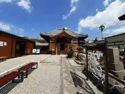 春岳院の{uncategorized: "未分類", other: "その他", undefined: "問題あり", building: "その他建物", grave: "お墓", sacred_gate: "鳥居", guardian: "狛犬", statue: "像", buddha: "仏像", history: "歴史", nature: "自然", garden: "庭園", animal: "動物", pagoda: "塔", temizu: "手水舎", mountain_gate: "山門・神門", sanctuary: "本殿・本堂", subordinate: "末社・摂社", art: "芸術", scenery: "景色", jizo: "地蔵", ema: "絵馬", goshuin: "御朱印", omikuji: "おみくじ", items: "授与品その他", amulet: "お守り", goshuincho: "御朱印帳", eats: "食事", festival: "お祭り", votive_dance: "神楽", shichigosan: "七五三参", wedding: "結婚式", experience: "体験その他", initially: "初詣", around: "周辺", anti_infection: "感染症対策"}