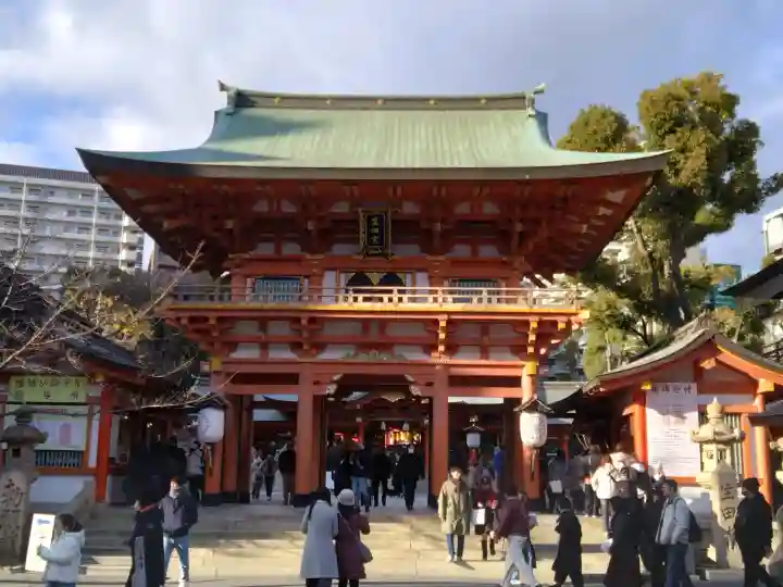 生田神社の{uncategorized: "未分類", other: "その他", undefined: "問題あり", building: "その他建物", grave: "お墓", sacred_gate: "鳥居", guardian: "狛犬", statue: "像", buddha: "仏像", history: "歴史", nature: "自然", garden: "庭園", animal: "動物", pagoda: "塔", temizu: "手水舎", mountain_gate: "山門・神門", sanctuary: "本殿・本堂", subordinate: "末社・摂社", art: "芸術", scenery: "景色", jizo: "地蔵", ema: "絵馬", goshuin: "御朱印", omikuji: "おみくじ", items: "授与品その他", amulet: "お守り", goshuincho: "御朱印帳", eats: "食事", festival: "お祭り", votive_dance: "神楽", shichigosan: "七五三参", wedding: "結婚式", experience: "体験その他", initially: "初詣", around: "周辺", anti_infection: "感染症対策"}