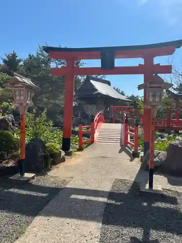 高山稲荷神社の鳥居