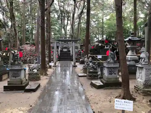 豊川閣　妙厳寺の鳥居