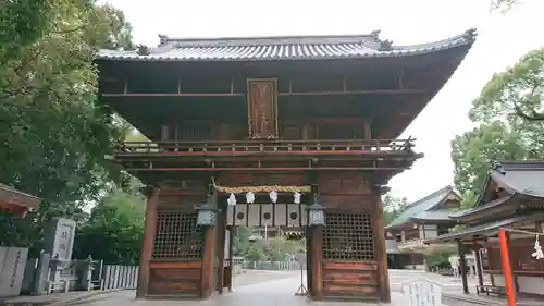 伊豫豆比古命神社の山門・神門