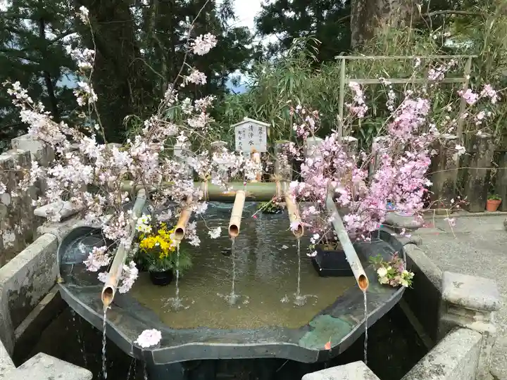 青岸渡寺の手水舎