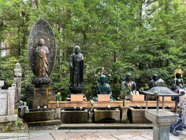 高野山金剛峯寺奥の院(和歌山県)