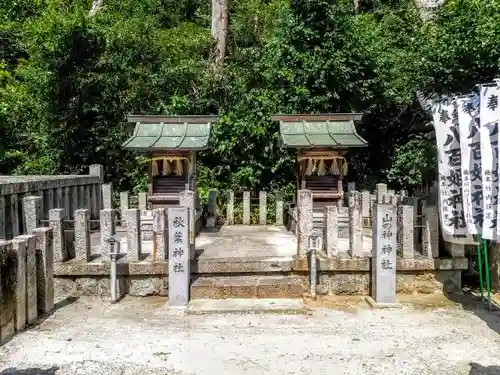 諏訪神社（前山諏訪神社）の末社・摂社