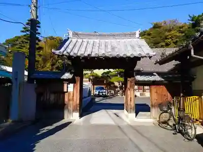 頭護山 如意寺の山門・神門