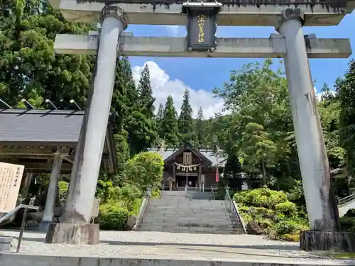 八海山尊神社の鳥居