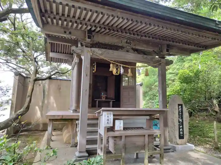 氣多大社の{uncategorized: "未分類", other: "その他", undefined: "問題あり", building: "その他建物", grave: "お墓", sacred_gate: "鳥居", guardian: "狛犬", statue: "像", buddha: "仏像", history: "歴史", nature: "自然", garden: "庭園", animal: "動物", pagoda: "塔", temizu: "手水舎", mountain_gate: "山門・神門", sanctuary: "本殿・本堂", subordinate: "末社・摂社", art: "芸術", scenery: "景色", jizo: "地蔵", ema: "絵馬", goshuin: "御朱印", omikuji: "おみくじ", items: "授与品その他", amulet: "お守り", goshuincho: "御朱印帳", eats: "食事", festival: "お祭り", votive_dance: "神楽", shichigosan: "七五三参", wedding: "結婚式", experience: "体験その他", initially: "初詣", around: "周辺", anti_infection: "感染症対策"}