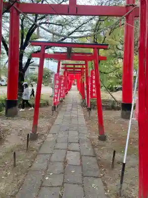 於菊稲荷神社の{uncategorized: "未分類", other: "その他", undefined: "問題あり", building: "その他建物", grave: "お墓", sacred_gate: "鳥居", guardian: "狛犬", statue: "像", buddha: "仏像", history: "歴史", nature: "自然", garden: "庭園", animal: "動物", pagoda: "塔", temizu: "手水舎", mountain_gate: "山門・神門", sanctuary: "本殿・本堂", subordinate: "末社・摂社", art: "芸術", scenery: "景色", jizo: "地蔵", ema: "絵馬", goshuin: "御朱印", omikuji: "おみくじ", items: "授与品その他", amulet: "お守り", goshuincho: "御朱印帳", eats: "食事", festival: "お祭り", votive_dance: "神楽", shichigosan: "七五三参", wedding: "結婚式", experience: "体験その他", initially: "初詣", around: "周辺", anti_infection: "感染症対策"}