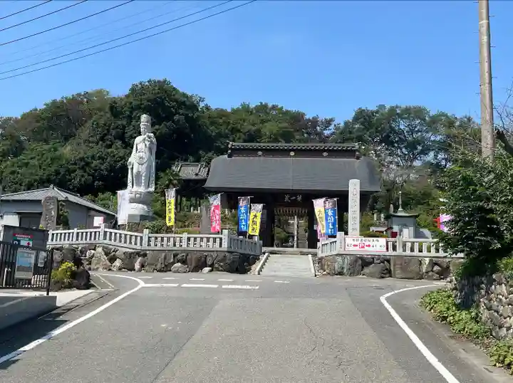 埼玉厄除け開運大師・龍泉寺(切り絵御朱印発祥の寺)(埼玉県)