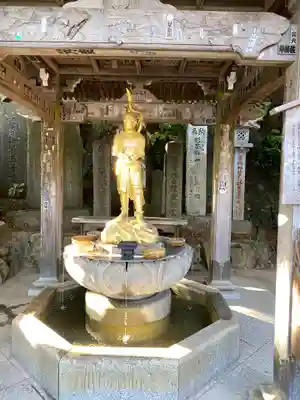 高尾山薬王院の手水舎