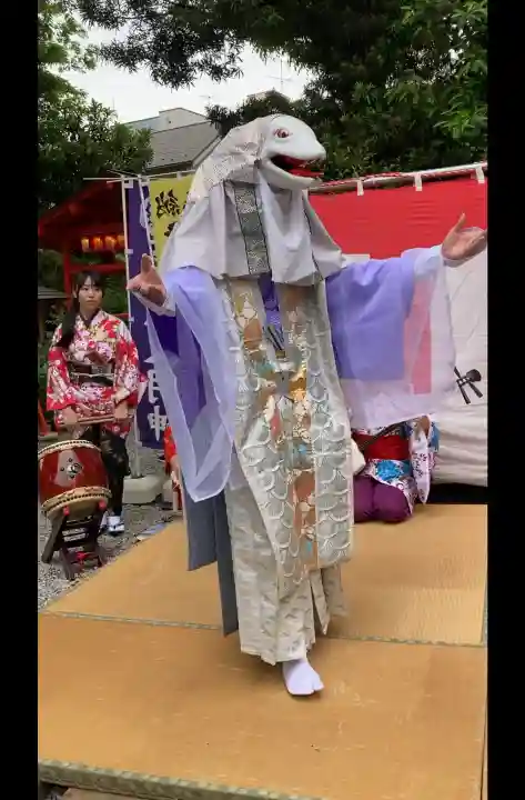 蛇窪神社の{uncategorized: "未分類", other: "その他", undefined: "問題あり", building: "その他建物", grave: "お墓", sacred_gate: "鳥居", guardian: "狛犬", statue: "像", buddha: "仏像", history: "歴史", nature: "自然", garden: "庭園", animal: "動物", pagoda: "塔", temizu: "手水舎", mountain_gate: "山門・神門", sanctuary: "本殿・本堂", subordinate: "末社・摂社", art: "芸術", scenery: "景色", jizo: "地蔵", ema: "絵馬", goshuin: "御朱印", omikuji: "おみくじ", items: "授与品その他", amulet: "お守り", goshuincho: "御朱印帳", eats: "食事", festival: "お祭り", votive_dance: "神楽", shichigosan: "七五三参", wedding: "結婚式", experience: "体験その他", initially: "初詣", around: "周辺", anti_infection: "感染症対策"}