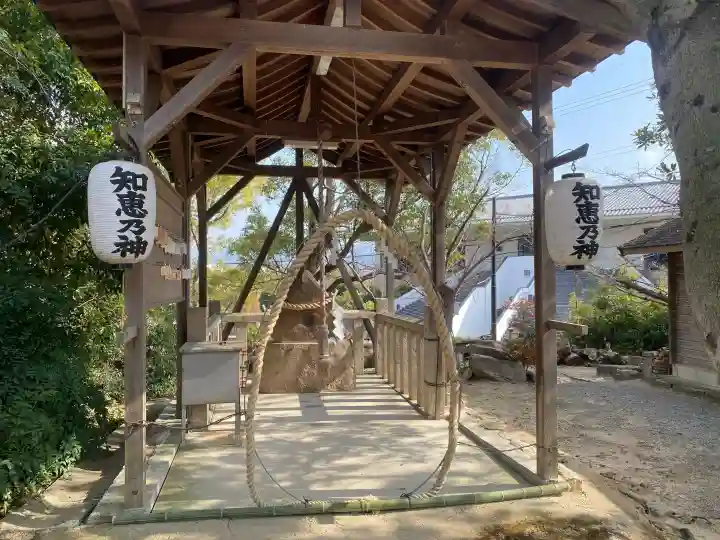 一岡神社の{uncategorized: "未分類", other: "その他", undefined: "問題あり", building: "その他建物", grave: "お墓", sacred_gate: "鳥居", guardian: "狛犬", statue: "像", buddha: "仏像", history: "歴史", nature: "自然", garden: "庭園", animal: "動物", pagoda: "塔", temizu: "手水舎", mountain_gate: "山門・神門", sanctuary: "本殿・本堂", subordinate: "末社・摂社", art: "芸術", scenery: "景色", jizo: "地蔵", ema: "絵馬", goshuin: "御朱印", omikuji: "おみくじ", items: "授与品その他", amulet: "お守り", goshuincho: "御朱印帳", eats: "食事", festival: "お祭り", votive_dance: "神楽", shichigosan: "七五三参", wedding: "結婚式", experience: "体験その他", initially: "初詣", around: "周辺", anti_infection: "感染症対策"}