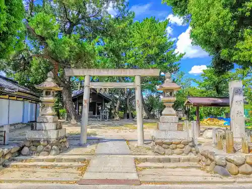 神明社の鳥居