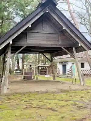 鏑八幡神社の{uncategorized: "未分類", other: "その他", undefined: "問題あり", building: "その他建物", grave: "お墓", sacred_gate: "鳥居", guardian: "狛犬", statue: "像", buddha: "仏像", history: "歴史", nature: "自然", garden: "庭園", animal: "動物", pagoda: "塔", temizu: "手水舎", mountain_gate: "山門・神門", sanctuary: "本殿・本堂", subordinate: "末社・摂社", art: "芸術", scenery: "景色", jizo: "地蔵", ema: "絵馬", goshuin: "御朱印", omikuji: "おみくじ", items: "授与品その他", amulet: "お守り", goshuincho: "御朱印帳", eats: "食事", festival: "お祭り", votive_dance: "神楽", shichigosan: "七五三参", wedding: "結婚式", experience: "体験その他", initially: "初詣", around: "周辺", anti_infection: "感染症対策"}