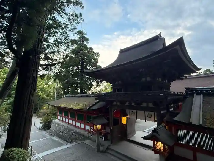 石上神宮の{uncategorized: "未分類", other: "その他", undefined: "問題あり", building: "その他建物", grave: "お墓", sacred_gate: "鳥居", guardian: "狛犬", statue: "像", buddha: "仏像", history: "歴史", nature: "自然", garden: "庭園", animal: "動物", pagoda: "塔", temizu: "手水舎", mountain_gate: "山門・神門", sanctuary: "本殿・本堂", subordinate: "末社・摂社", art: "芸術", scenery: "景色", jizo: "地蔵", ema: "絵馬", goshuin: "御朱印", omikuji: "おみくじ", items: "授与品その他", amulet: "お守り", goshuincho: "御朱印帳", eats: "食事", festival: "お祭り", votive_dance: "神楽", shichigosan: "七五三参", wedding: "結婚式", experience: "体験その他", initially: "初詣", around: "周辺", anti_infection: "感染症対策"}