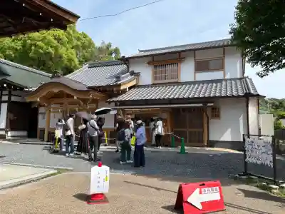 宇治神社の{uncategorized: "未分類", other: "その他", undefined: "問題あり", building: "その他建物", grave: "お墓", sacred_gate: "鳥居", guardian: "狛犬", statue: "像", buddha: "仏像", history: "歴史", nature: "自然", garden: "庭園", animal: "動物", pagoda: "塔", temizu: "手水舎", mountain_gate: "山門・神門", sanctuary: "本殿・本堂", subordinate: "末社・摂社", art: "芸術", scenery: "景色", jizo: "地蔵", ema: "絵馬", goshuin: "御朱印", omikuji: "おみくじ", items: "授与品その他", amulet: "お守り", goshuincho: "御朱印帳", eats: "食事", festival: "お祭り", votive_dance: "神楽", shichigosan: "七五三参", wedding: "結婚式", experience: "体験その他", initially: "初詣", around: "周辺", anti_infection: "感染症対策"}