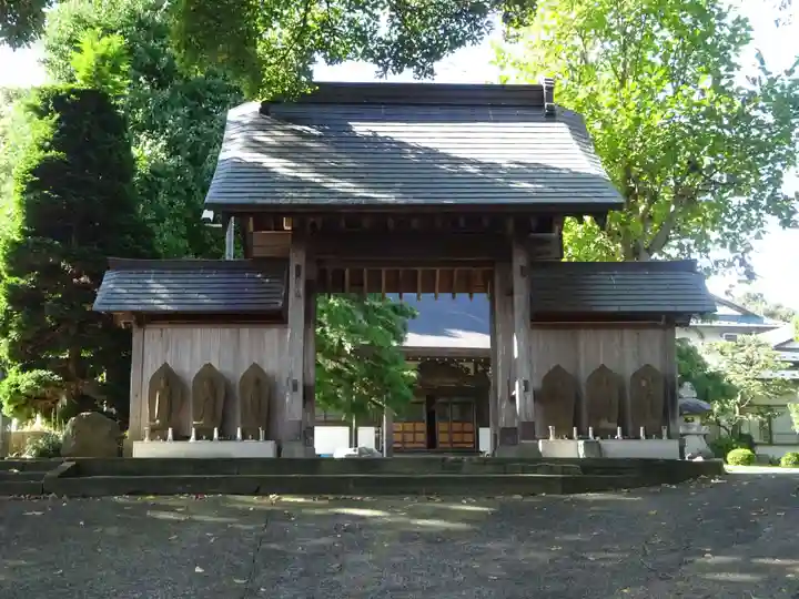 泉龍寺の山門・神門