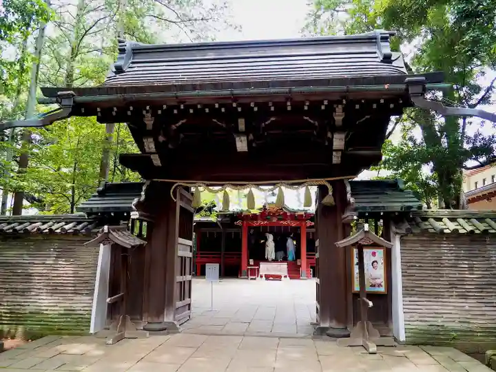 赤坂氷川神社の山門・神門