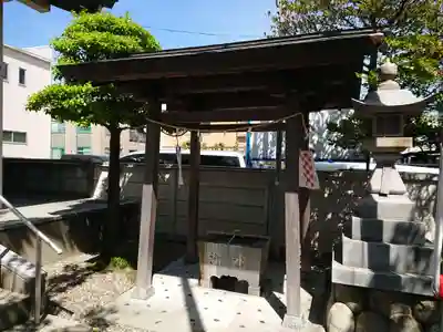 大己貴社の手水舎