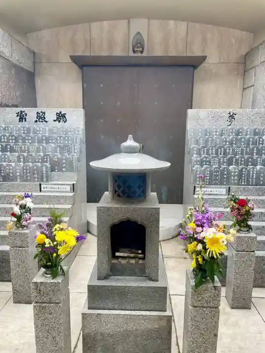 善慶寺の{uncategorized: "未分類", other: "その他", undefined: "問題あり", building: "その他建物", grave: "お墓", sacred_gate: "鳥居", guardian: "狛犬", statue: "像", buddha: "仏像", history: "歴史", nature: "自然", garden: "庭園", animal: "動物", pagoda: "塔", temizu: "手水舎", mountain_gate: "山門・神門", sanctuary: "本殿・本堂", subordinate: "末社・摂社", art: "芸術", scenery: "景色", jizo: "地蔵", ema: "絵馬", goshuin: "御朱印", omikuji: "おみくじ", items: "授与品その他", amulet: "お守り", goshuincho: "御朱印帳", eats: "食事", festival: "お祭り", votive_dance: "神楽", shichigosan: "七五三参", wedding: "結婚式", experience: "体験その他", initially: "初詣", around: "周辺", anti_infection: "感染症対策"}