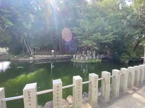 味美白山神社の庭園