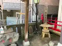 五柱稲荷神社の{uncategorized: "未分類", other: "その他", undefined: "問題あり", building: "その他建物", grave: "お墓", sacred_gate: "鳥居", guardian: "狛犬", statue: "像", buddha: "仏像", history: "歴史", nature: "自然", garden: "庭園", animal: "動物", pagoda: "塔", temizu: "手水舎", mountain_gate: "山門・神門", sanctuary: "本殿・本堂", subordinate: "末社・摂社", art: "芸術", scenery: "景色", jizo: "地蔵", ema: "絵馬", goshuin: "御朱印", omikuji: "おみくじ", items: "授与品その他", amulet: "お守り", goshuincho: "御朱印帳", eats: "食事", festival: "お祭り", votive_dance: "神楽", shichigosan: "七五三参", wedding: "結婚式", experience: "体験その他", initially: "初詣", around: "周辺", anti_infection: "感染症対策"}