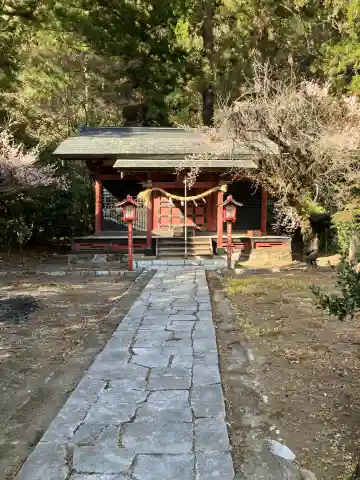 宇都宮神社(白岩町)の{uncategorized: "未分類", other: "その他", undefined: "問題あり", building: "その他建物", grave: "お墓", sacred_gate: "鳥居", guardian: "狛犬", statue: "像", buddha: "仏像", history: "歴史", nature: "自然", garden: "庭園", animal: "動物", pagoda: "塔", temizu: "手水舎", mountain_gate: "山門・神門", sanctuary: "本殿・本堂", subordinate: "末社・摂社", art: "芸術", scenery: "景色", jizo: "地蔵", ema: "絵馬", goshuin: "御朱印", omikuji: "おみくじ", items: "授与品その他", amulet: "お守り", goshuincho: "御朱印帳", eats: "食事", festival: "お祭り", votive_dance: "神楽", shichigosan: "七五三参", wedding: "結婚式", experience: "体験その他", initially: "初詣", around: "周辺", anti_infection: "感染症対策"}