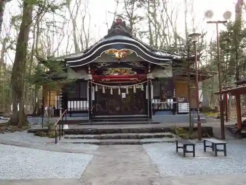 新屋山神社の本殿