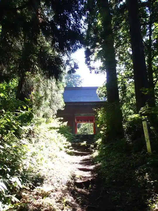 金峯神社の山門・神門