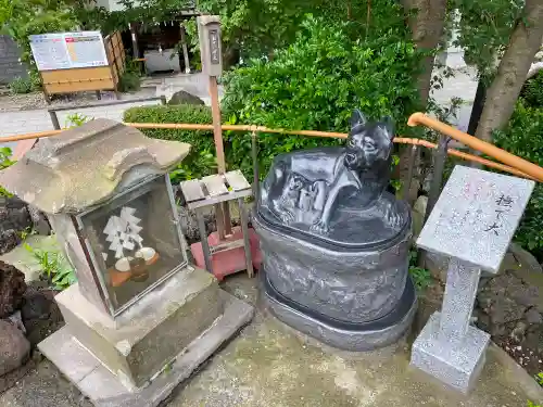 鎮守氷川神社の像