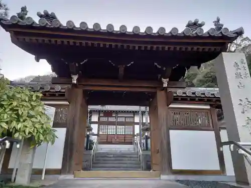 法音寺の山門