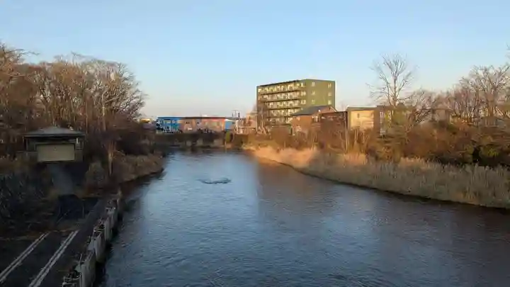 サケ神社(サケの慰霊塔)の景色