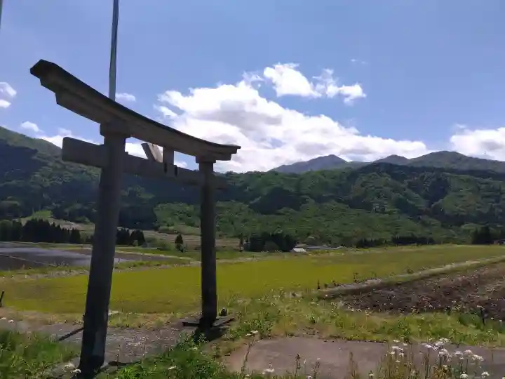 少名彦神社の{uncategorized: "未分類", other: "その他", undefined: "問題あり", building: "その他建物", grave: "お墓", sacred_gate: "鳥居", guardian: "狛犬", statue: "像", buddha: "仏像", history: "歴史", nature: "自然", garden: "庭園", animal: "動物", pagoda: "塔", temizu: "手水舎", mountain_gate: "山門・神門", sanctuary: "本殿・本堂", subordinate: "末社・摂社", art: "芸術", scenery: "景色", jizo: "地蔵", ema: "絵馬", goshuin: "御朱印", omikuji: "おみくじ", items: "授与品その他", amulet: "お守り", goshuincho: "御朱印帳", eats: "食事", festival: "お祭り", votive_dance: "神楽", shichigosan: "七五三参", wedding: "結婚式", experience: "体験その他", initially: "初詣", around: "周辺", anti_infection: "感染症対策"}